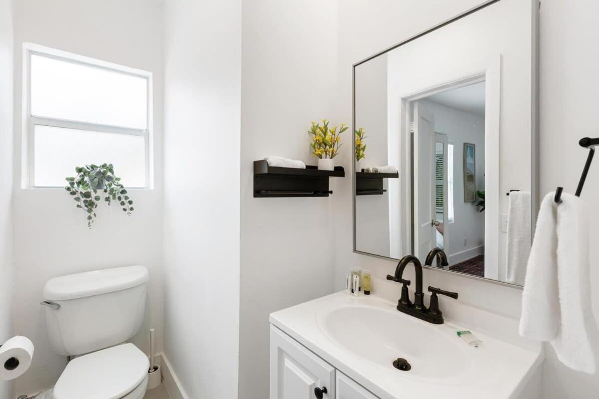 Charming 2 Bedroom Apartment In Victoria Park Fort Lauderdale Exteriör bild